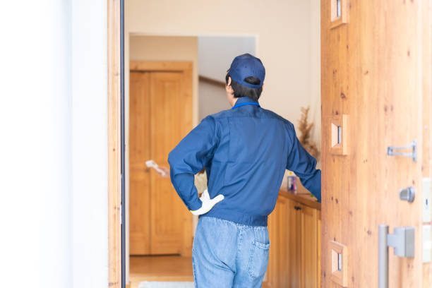 istock Courier delivery staff in a refreshing atmosphere 1341274617