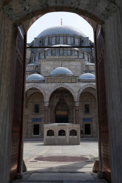 istock Details from the historical suleymaniye mosque 1341280532