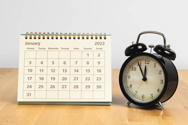 istock January 2022 calendar and clock 1341314081