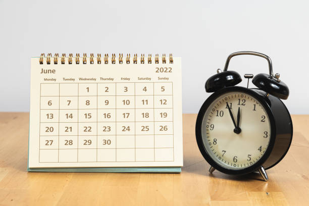 istock June 2022 calendar and clock 1341314165
