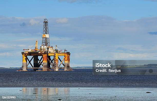 Plataforma De Petróleo Foto de stock y más banco de imágenes de Escocia - Escocia, Plataforma petrolífera, Bomba de petróleo