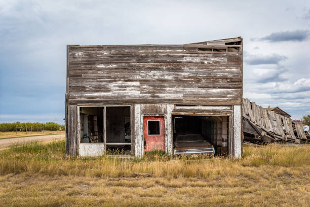 istock An abandoned garage in Robsart, SK 1341385259