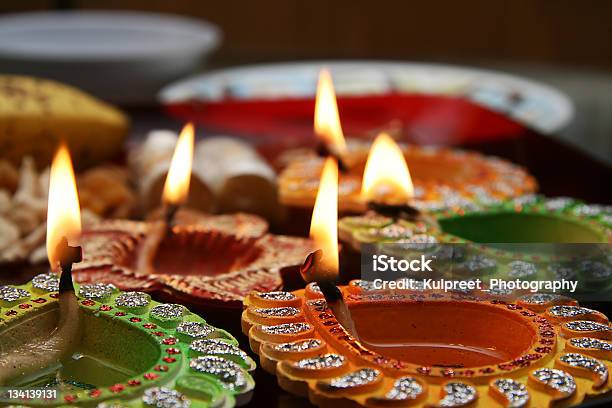 Hermosa Decoración Diwali Thali Foto de stock y más banco de imágenes de Bandeja - Bandeja, Cultura hindú, Culturas