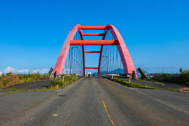 istock Red Honkawa Bridge over the Shinano River (Tsubame City, Niigata Prefecture, Nagaoka City) 1341433624