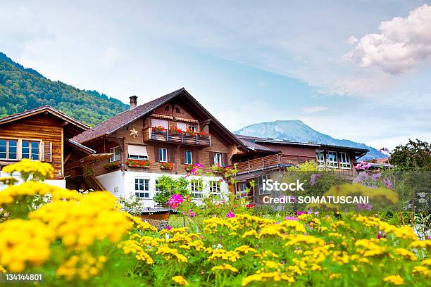 Brienz Aldeia Na Suíça - Fotografias de stock e mais imagens de Aldeia - Aldeia, Brienz, Alpes Europeus