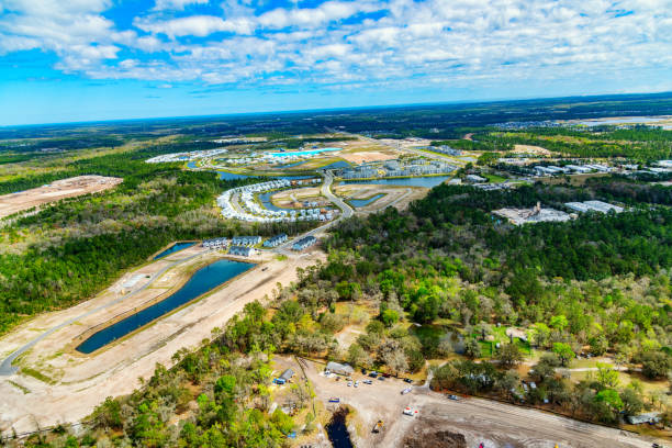 suburban housing development construction aerial - land development aerial view planning imagens e fotografias de stock