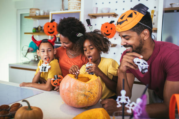 istock Family has fun in Halloween time 1341507020