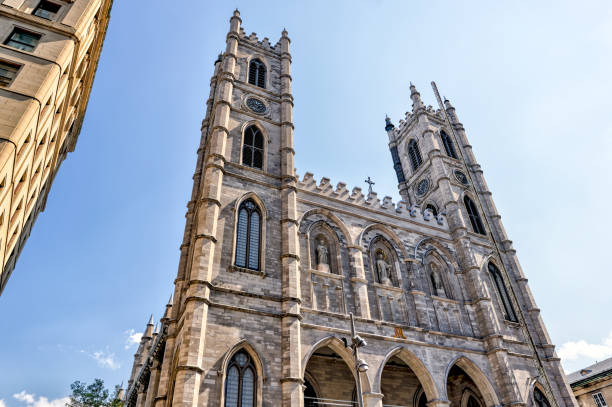 올드 타운 몬트리올의 노트르담 대성당 - architecture basilica column gothic style 뉴스 사진 이미지