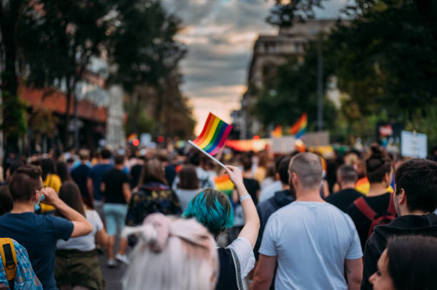 marcha del orgullo lgbtqia en belgrado - honor fotografías e imágenes de stock