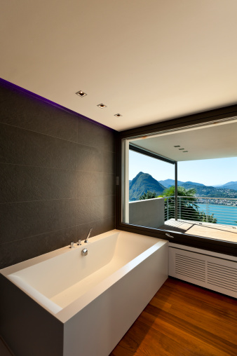Modern apartment, bath with panoramic view http://i705.photobucket.com/albums/ww51/piovesempre/banner_architecture2.jpg