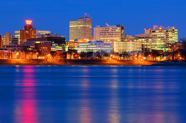 istock Harrisburg Cityscape / Skyline 134181000