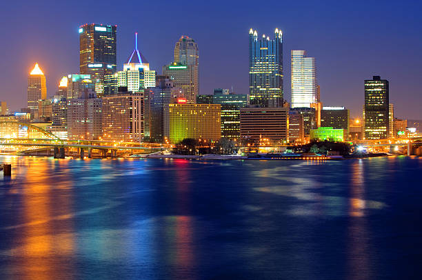 istock Pittsburgh Cityscape / Skyline 134181044
