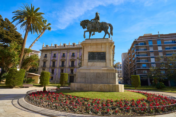 istock Valencia Parterre Alfonso Magnanimo statues 1341819418