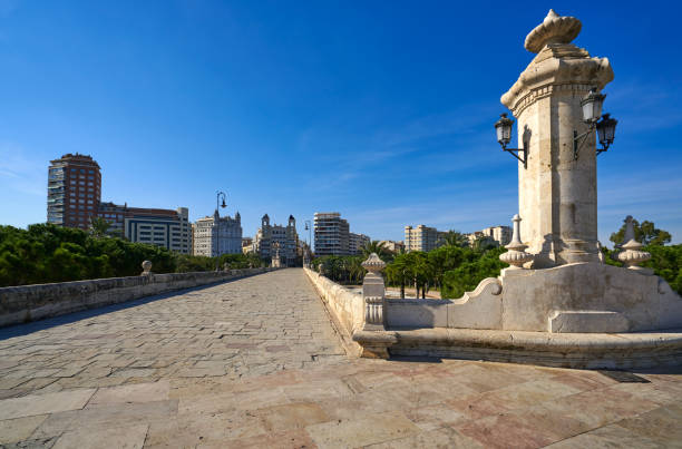 istock Valencia Puente pont del Mar bridge Spain 1341820524