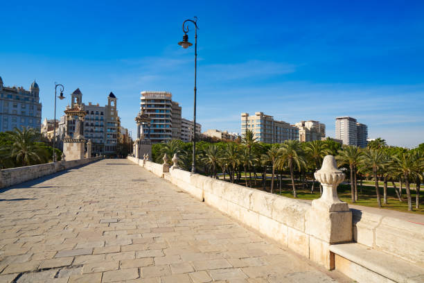 istock Valencia Puente pont del Mar bridge Spain 1341820537