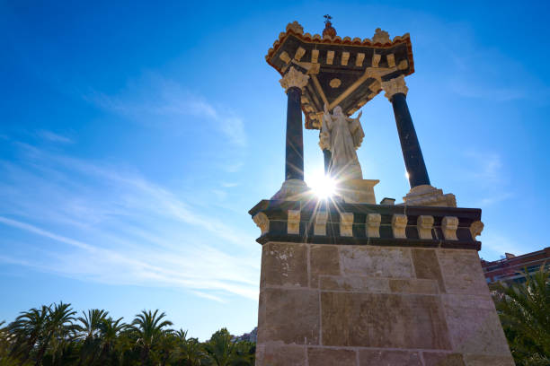 istock Valencia Puente pont del Mar bridge Spain 1341820555