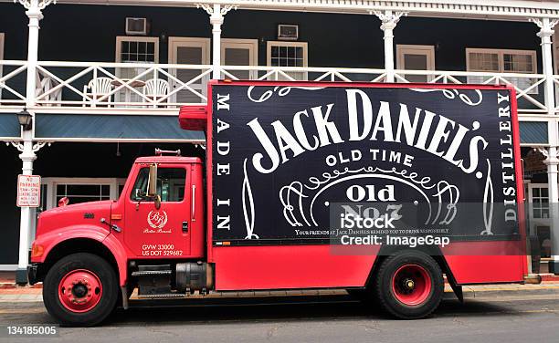 Photo libre de droit de Jack Daniels Camion De Livraison banque d'images et plus d'images libres de droit de Alcool - Alcool, Aliments et boissons, Bâtiment vu de l'extérieur