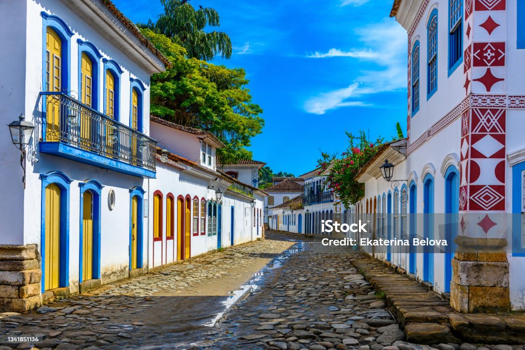 Street of historical center in Paraty, Rio de Janeiro, Brazil Street of historical center in Paraty, Rio de Janeiro, Brazil. Paraty is a preserved Portuguese colonial and Brazilian Imperial municipality Parati Stock Photo