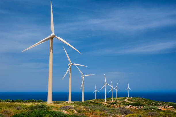 éoliennes. île de crète, grèce - éolienne photos et images de collection