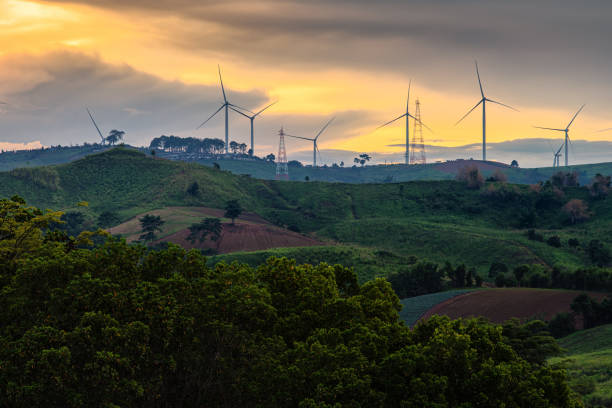 Paysage de Winmill au sommet de la montagne au coucher du soleil - Photo