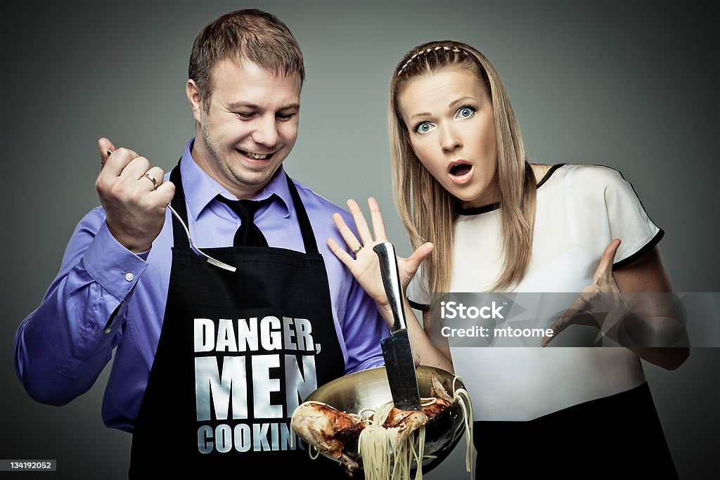 Danger, les hommes de cuisine - Photo de Adulte libre de droits