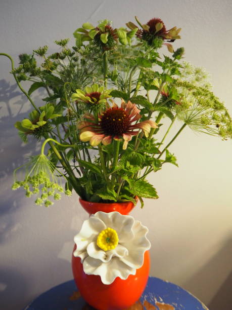 istock Vase of flowers 1341939613