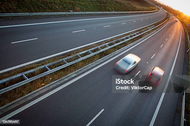 Autobahnverkehr Stockfoto und mehr Bilder von Abenddämmerung - Abenddämmerung, Asphalt, Auto