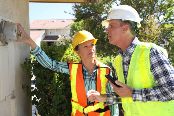 istock Smart Meter Woman Trains Man Horizontal 1341961766