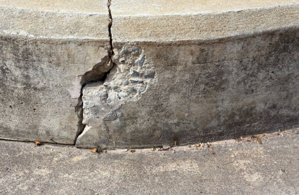 istock The edge of the cement footpath is broken 1341981553