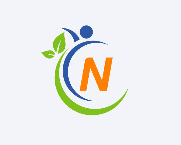 логотип здоровья человека на букве n. буква n шаблон логотипа здравоохранения. векторная иллюстрация шаблона медицинского логотипа - n train stock illustrations