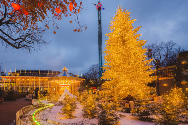 boże narodzenie w ogrodach tivoli - tivoli copenhagen denmark danish culture zdjęcia i obrazy z banku zdjęć