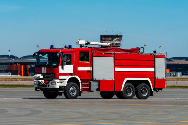 tecnología de aeródromo - air vehicle airport fire department accident fotografías e imágenes de stock