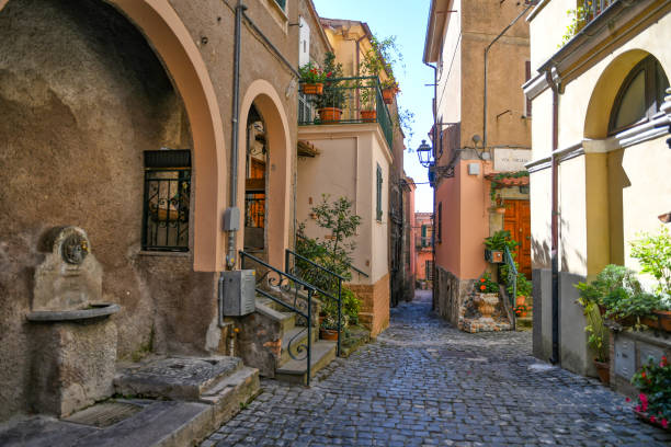 il villaggio di nemi, italia. - rome italy travel traditional culture foto e immagini stock