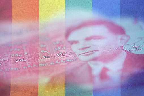 Bandera del arco iris y nuevo billete de cincuenta libras photo