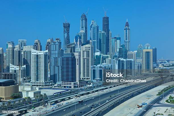 Foto de Dubai Emirados Árabes Unidosedifícios Do Marina e mais fotos de stock de Alto - Descrição Geral - Alto - Descrição Geral, Arábia, Dubai