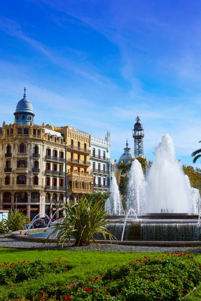 valencia città ayuntamiento piazza plaza fontana - 5504 foto e immagini stock