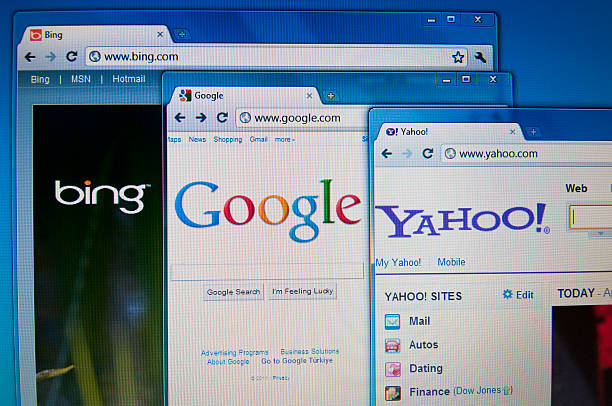 ビング、グーグル、ヤフーのサイトの lcd スクリーン - chrome google google chrome browser ストックフォトと画像
