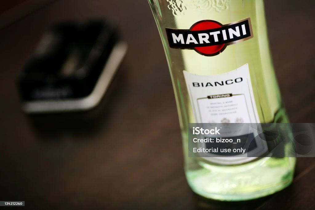 Martini Bianco bouteille d�étail - Photo de Bouteille libre de droits