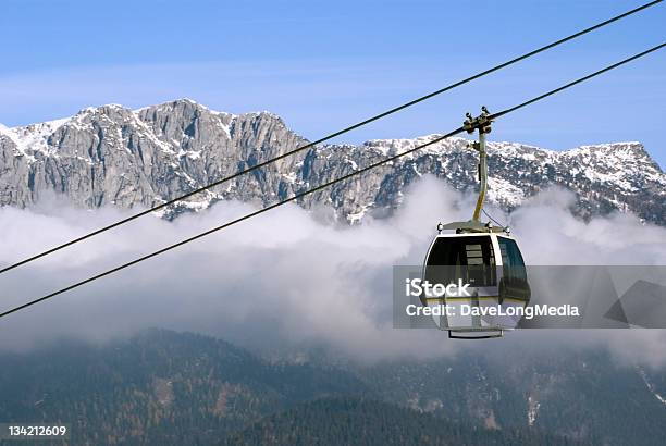 Photo libre de droit de Haut Dans Les Alpes banque d'images et plus d'images libres de droit de Alpes européennes - Alpes européennes, Autriche, Bleu