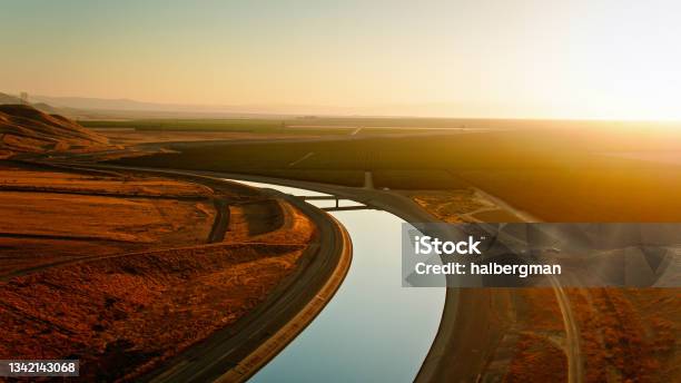 California Aqueduct Near Bakersfield Drone Shot Stock Photo - Download Image Now - California, Irrigation Equipment, Aqueduct