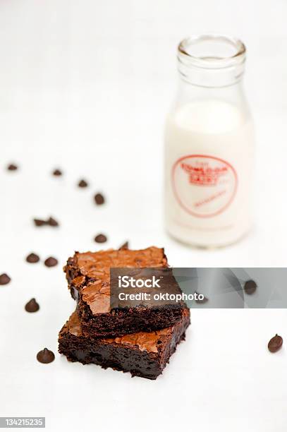 Brownie Und Milch 2 Stockfoto und mehr Bilder von Brownie - Brownie, Chocolate Chip, Dessert