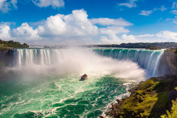 wodospad niagara, horseshoe falls - niagara falls falling people usa zdjęcia i obrazy z banku zdjęć