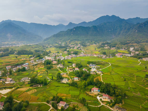 vue aérienne de la chine rurale, ville d’enshi, province du hubei - hubei province photos et images de collection