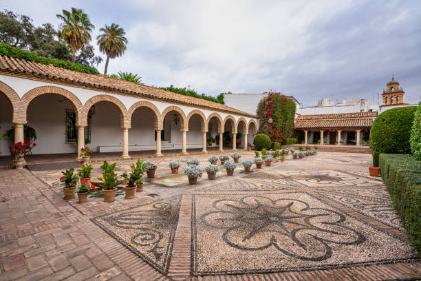 コルドバのヴィアナ宮殿の中庭, スペイン - marquises ストックフォトと画像