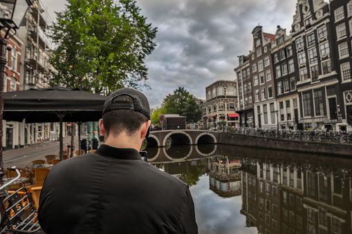 The channels from Amsterdam reflect the objects as good as mirrors