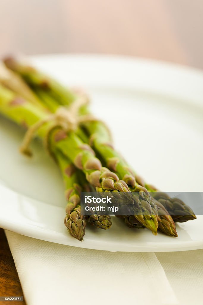 Pila di asparagi - Foto stock royalty-free di Alimentazione sana