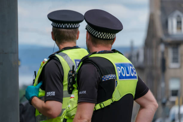 agentes de la policía de escocia de servicio en edimburgo - military uniform fotos fotografías e imágenes de stock