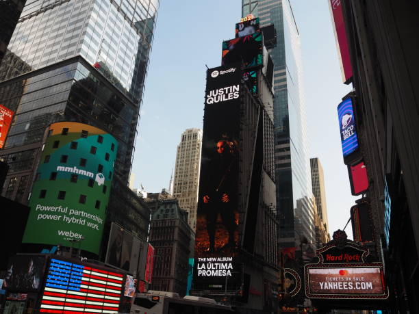 outdoor do spotify em times square - título de álbum - fotografias e filmes do acervo