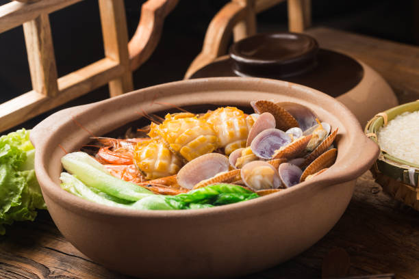 istock Cantonese style seafood rice pot 1342257034