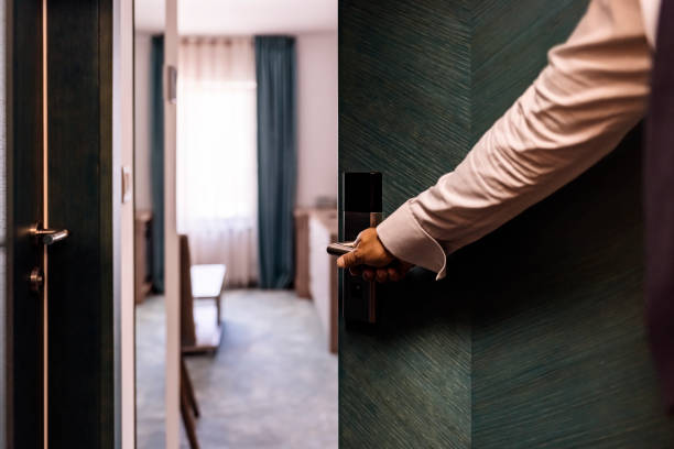 open the door to a life of luxury - hotel corridor entrance hall entrance imagens e fotografias de stock